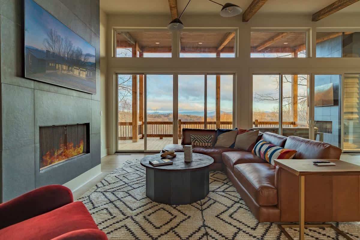 TV, fireplace, offices