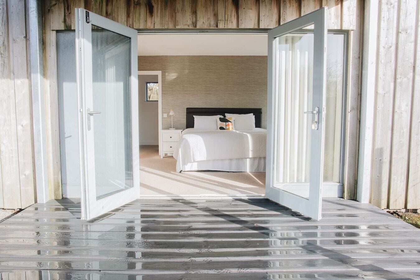 4 slaapkamers, een bureau, een strijkplank/strijkijzer, wifi