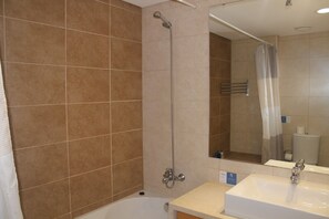 Bañera y secador de pelo