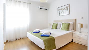 2 bedrooms, in-room safe, iron/ironing board, WiFi (free)