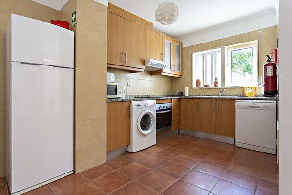 Fridge, microwave, oven, dishwasher