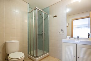 Bathtub, hair dryer