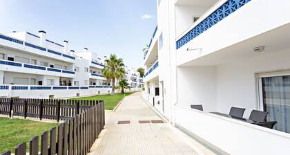 Equipped flat, with access to swimming pool