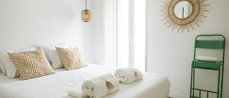 2 bedrooms, iron/ironing board, free WiFi