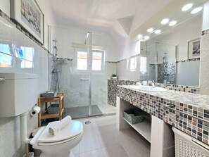 Bathtub, hair dryer