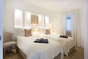 4 quartos, ferros/tábuas de passar roupa, Wi-Fi de cortesia