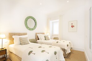 4 bedrooms, desk, iron/ironing board, free WiFi - Dream House, Historic Center, with Pool, 8 People (Tavira)