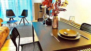Dining - Nivas - 2 rooms, kitchen, bathroom, 6 persons (Montabaur)