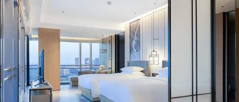 1 bedroom, down duvets, minibar, in-room safe