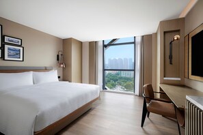 Premium bedding, minibar, in-room safe, desk - Four Points By Sheraton Shenzhen Bao'An (Shenzhen)