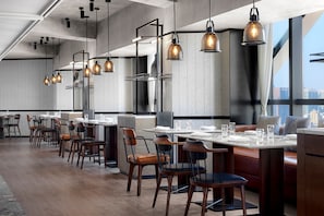 Breakfast, lunch and dinner served  - Four Points By Sheraton Shenzhen Bao'An (Shenzhen)