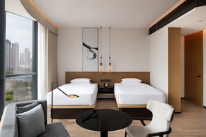 Down comforters, in-room safe, blackout drapes, soundproofing
