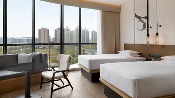 Kamar Superior, 2 Tempat Tidur Twin | Selimut bulu angsa, brankas, tirai kedap cahaya, dan kedap suara