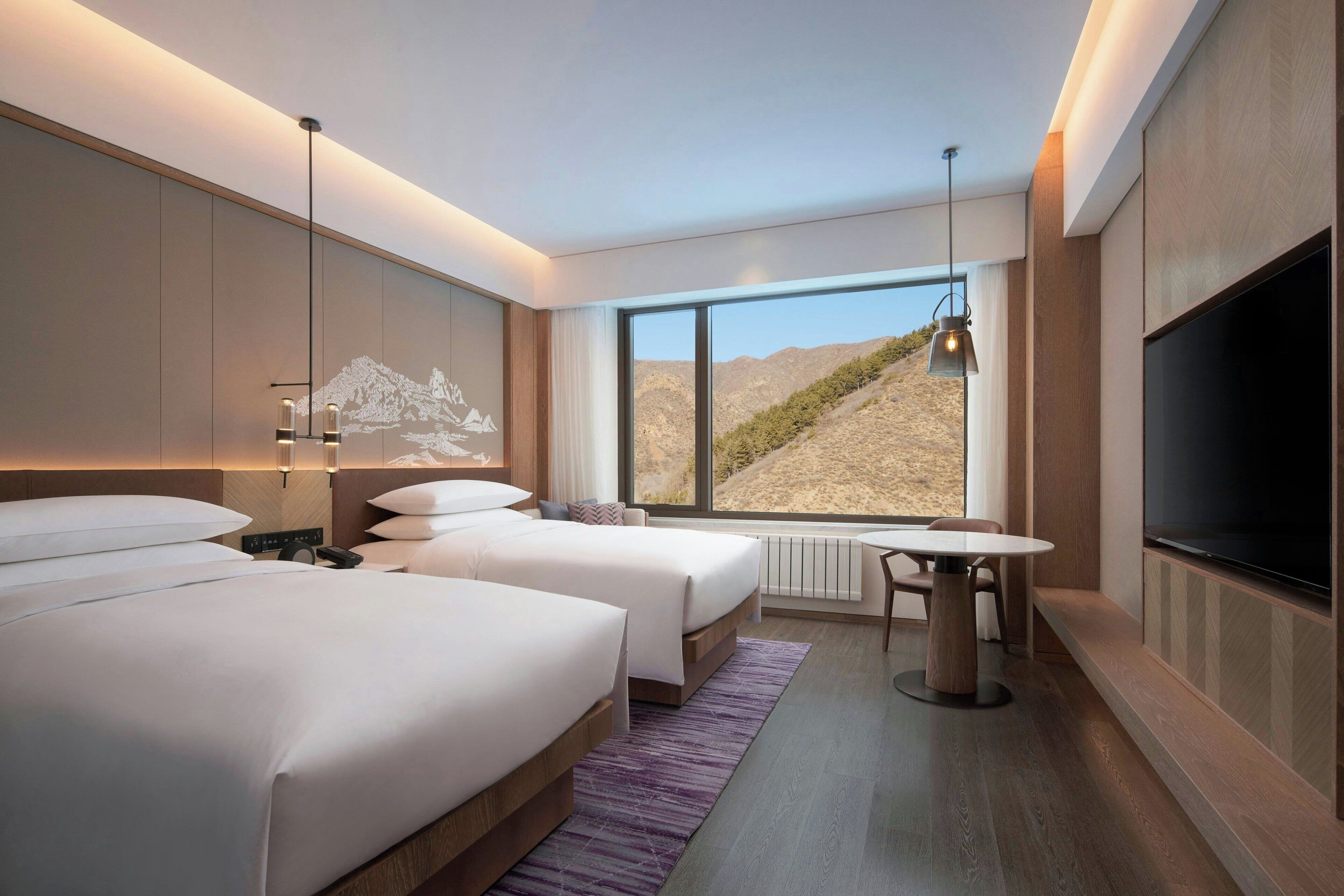 Minibar, caja de seguridad en la habitación y cortinas blackout 