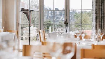 Breakfast, lunch, dinner served; local cuisine, pool views