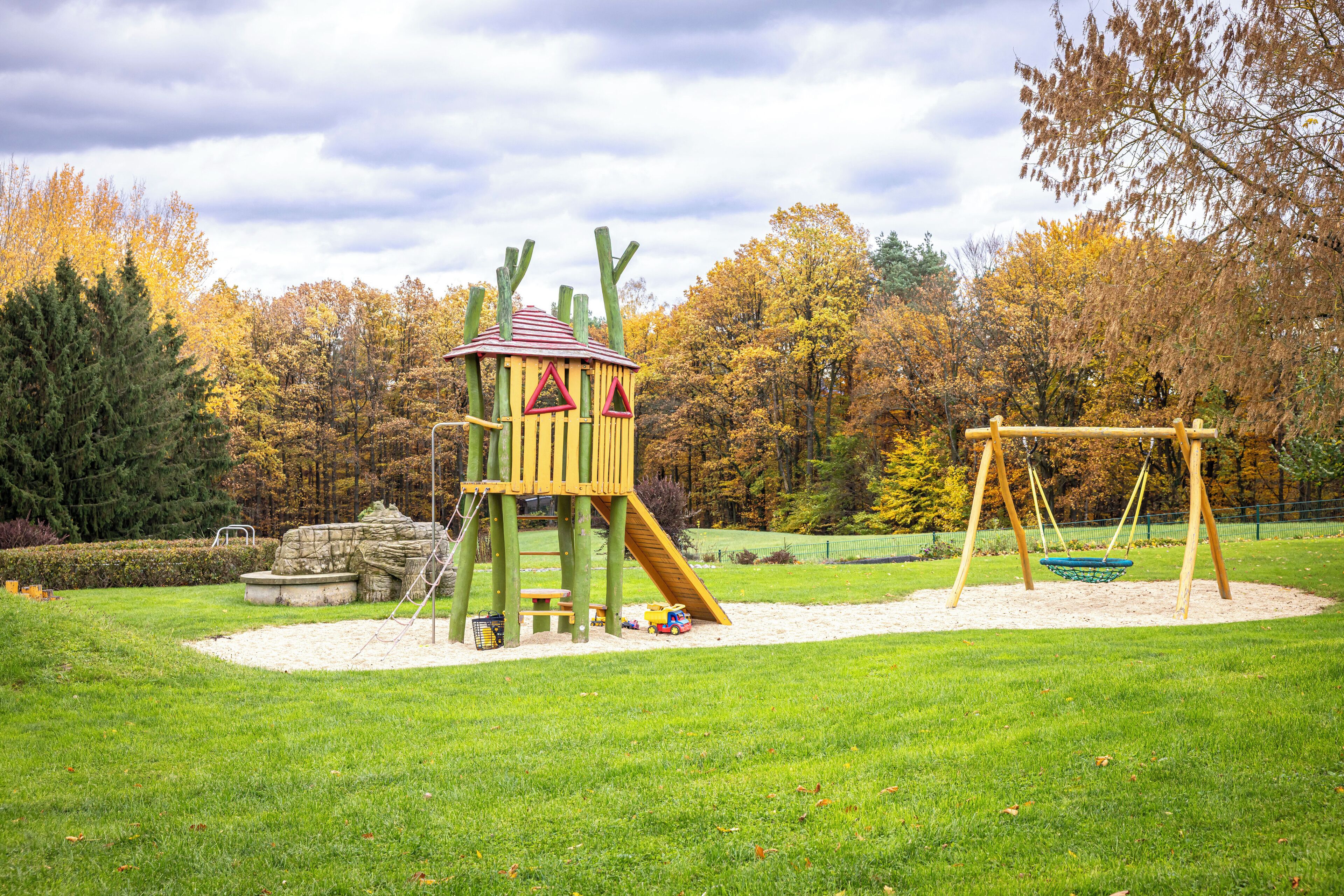 Zona de juegos infantil al aire libre