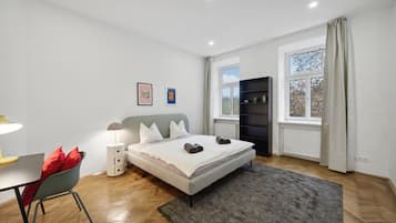 1 bedroom, desk, free WiFi, bed sheets