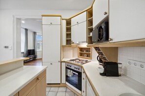 Fridge, microwave, oven, coffee/tea maker