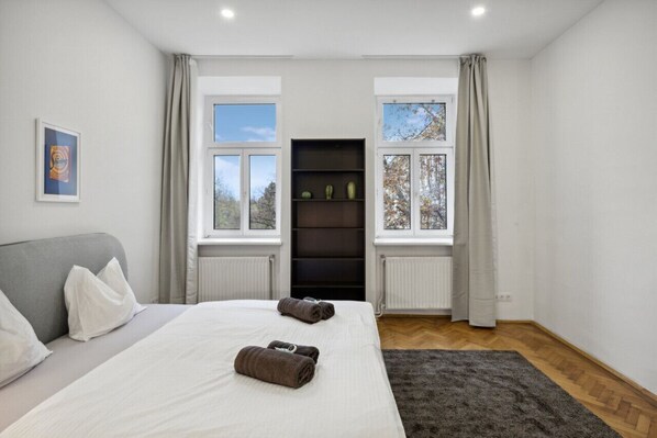 1 bedroom, desk, free WiFi, bed sheets