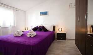 1 bedroom, in-room safe, free WiFi, bed sheets