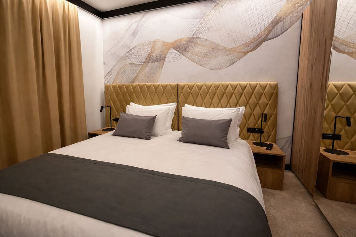 Junior Suite | Minibar, in-room safe, desk, soundproofing