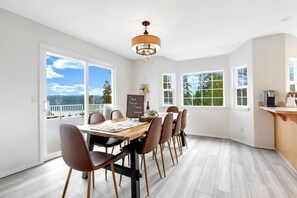 Dining - Gigantic 6b3b Home | Water View+Hot Tub+Game Room (Freeland)