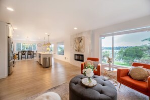 Televisie en een open haard