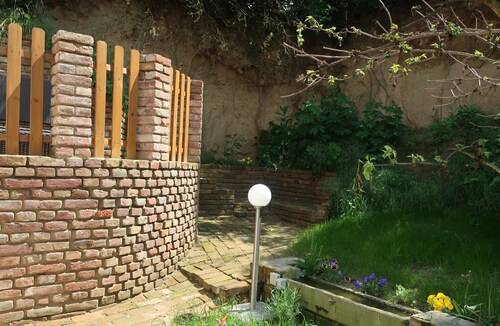 Year-round holiday home with swimming pool and whirlpool. Dogs welcome!