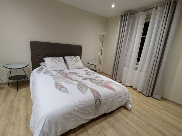 2 habitaciones, wifi gratis y ropa de cama 