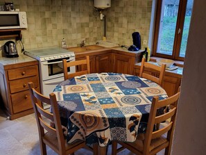 Kjøleskap, mikrobølgeovn og oppvaskmaskin