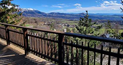 Chalet for 5, near ski & hiking, south balcony, TV, washing machine