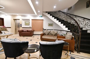 Standard Double Room | Lobby sitting area