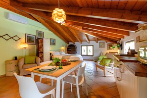 Comfort-studio | Oleskelualue | LED-televisio, Netflix, suoratoistopalvelut