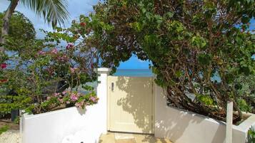 Apartment, 2 Bedrooms | Property grounds