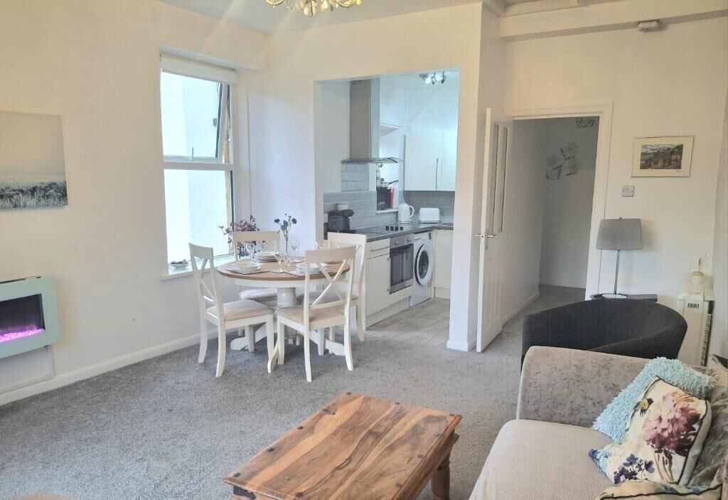 Smart TV, fireplace, DVD player