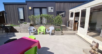 Lodging located 700m from the sea and 500m from the town center.