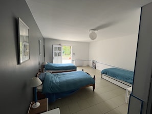 4 dormitorios, tabla de planchar con plancha, wifi gratis y ropa de cama