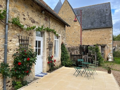 PRESBYTERY: SPIRITUAL-REPOSANT:Property in the countryside, close to footpaths