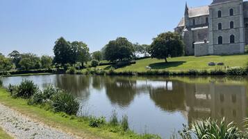 Enceinte de lâhĂ©bergement