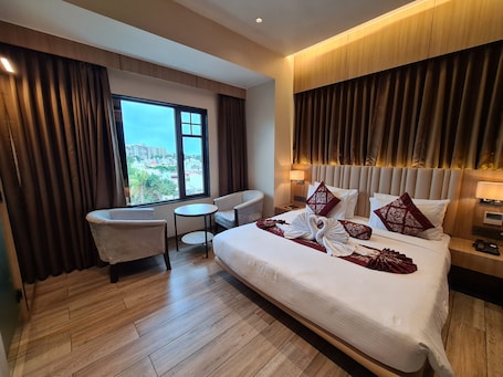 Honeymoon Room. NRICH SKYOTEL