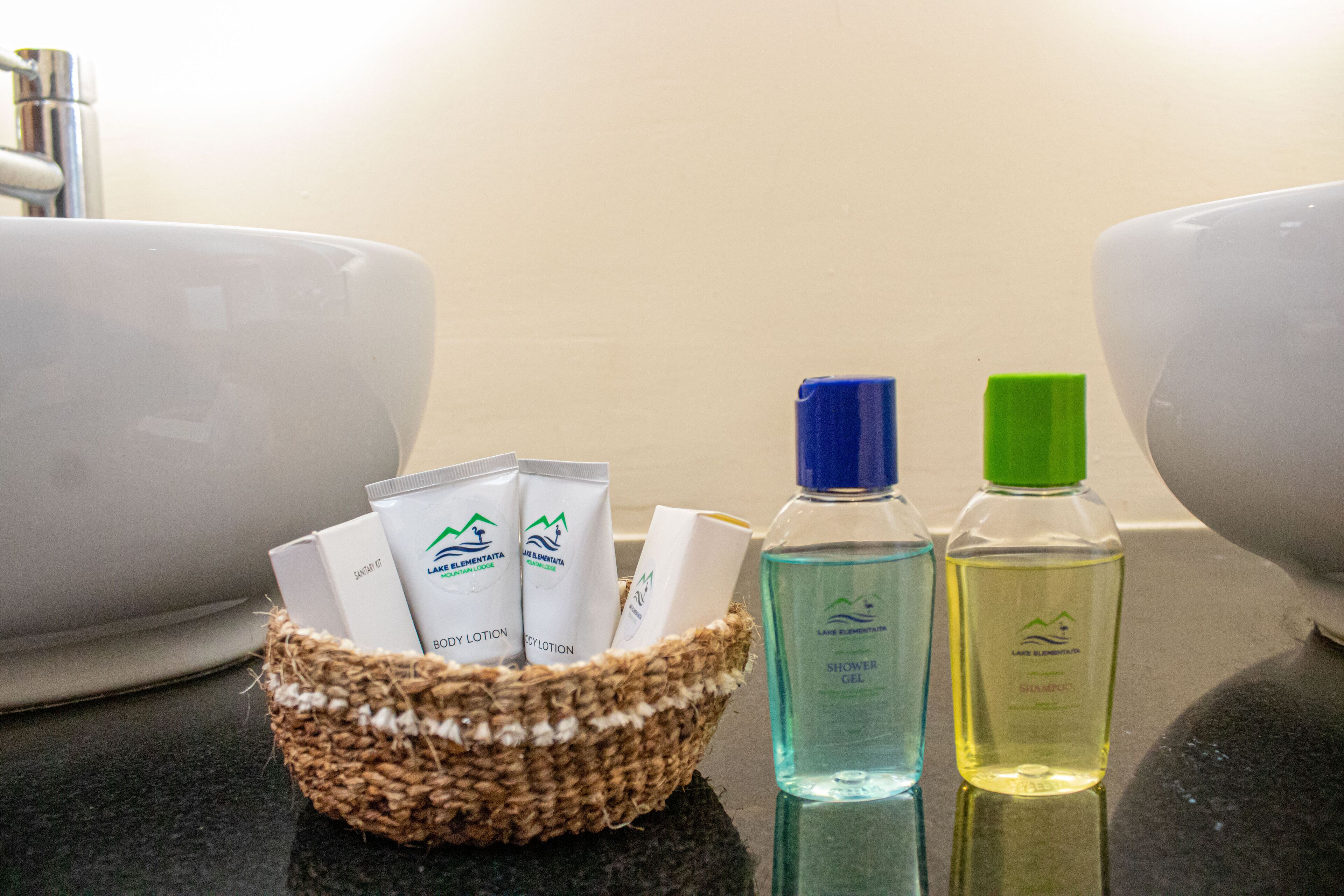 Deluxe-Doppelzimmer | Badezimmer | Regendusche, Haartrockner, Bademäntel, Hausschuhe
