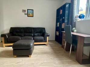 Interior - Cozy Flat near Canary Wharf (London)