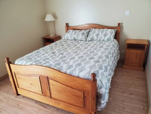 3 chambres, fer et planche à repasser, lit parapluie, Wi-Fi gratuit