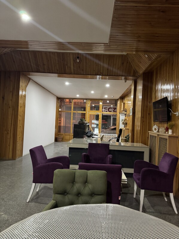 39-inch Smart TV with satellite channels, TV - Elazig Fatih Pansiyon (Elazig)