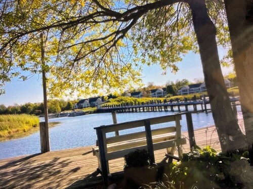 Spacious 4BD 3Bth townhouse on the peninsula!