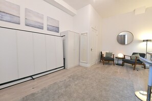 Interior - LG 2-2 · London Studios Shepherds Bush near Central Line (Greater London)