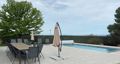 VILLA BETWEEN LAND AND SEA
