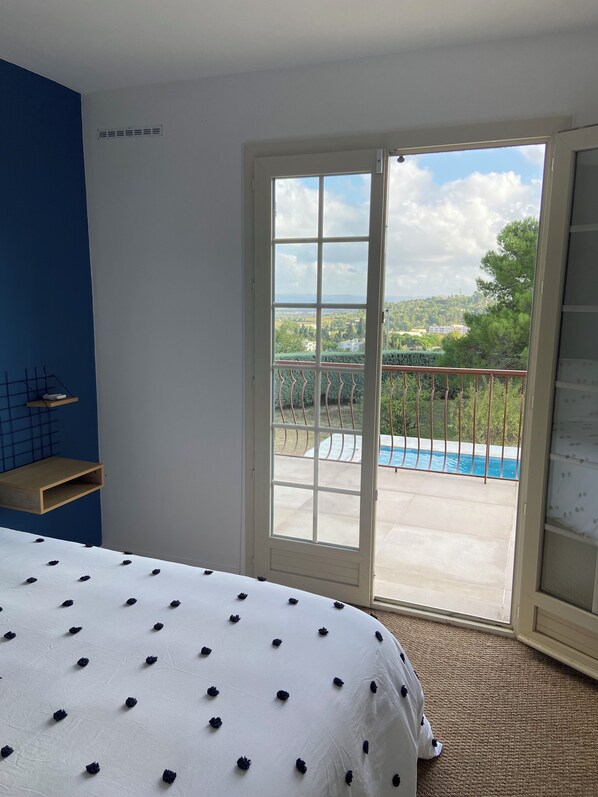 7 dormitorios, tabla de planchar con plancha, cuna de viaje y wifi