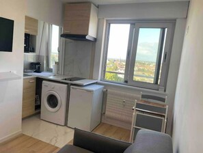 Flat-screen TV - Studio le wilson opposite Mulhouse train station (Mulhouse)