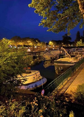 Marina - Studio le wilson opposite Mulhouse train station (Mulhouse)